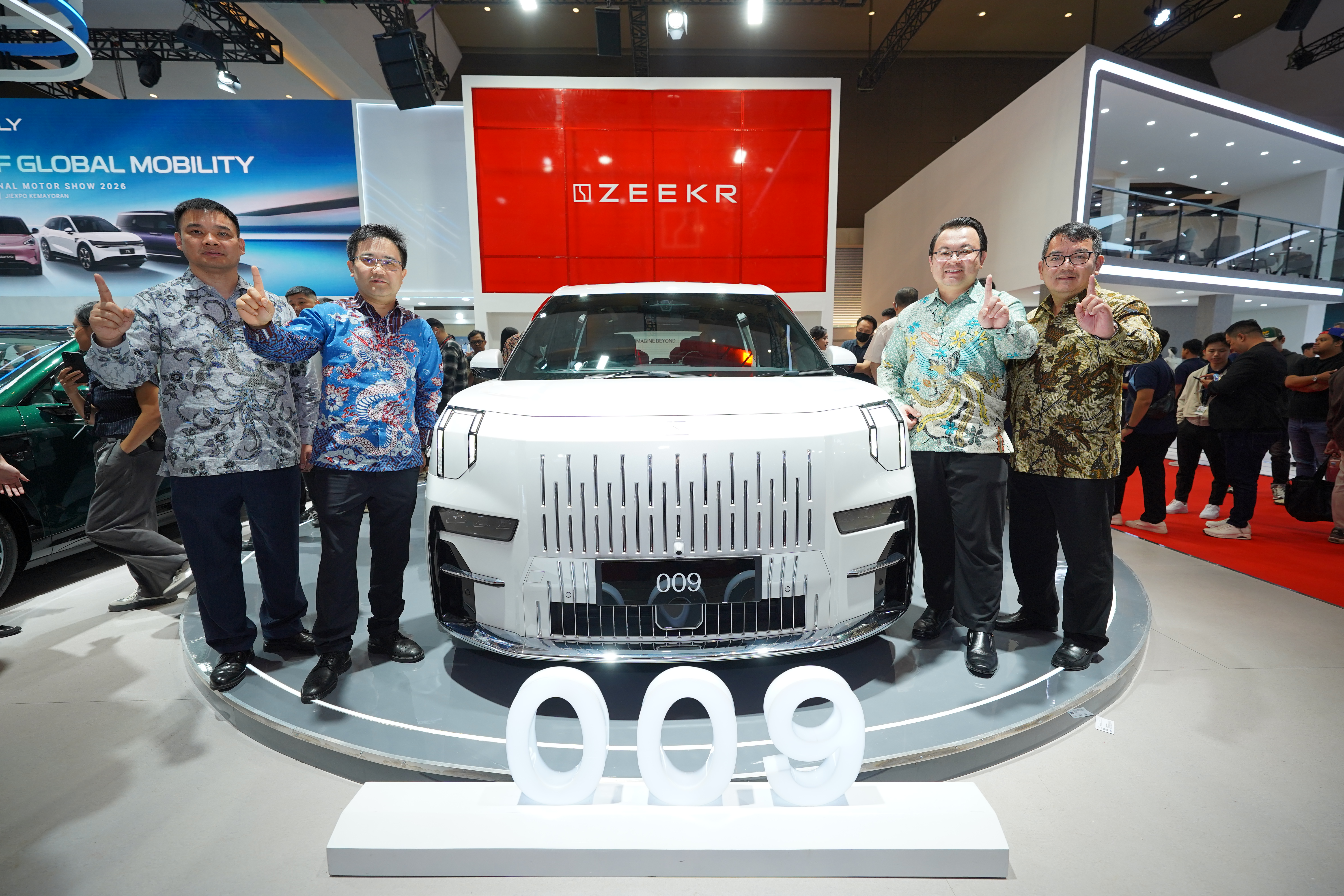 ZEEKR berkomitmen menghadirkan definisi baru kemewahan di era kendaraan elektrifikasi.JPG